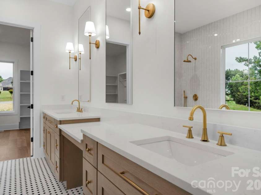 7701 Willowdale Drive, Waxhaw, NC 28173.  MLS# CAR4372276, YatesRealty ID 16848. 