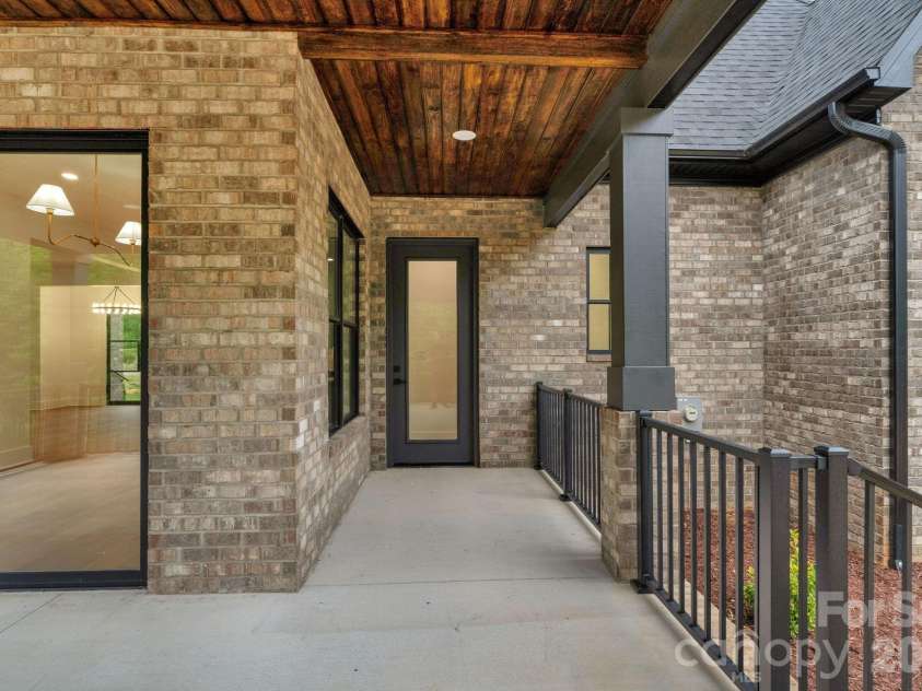 7701 Willowdale Drive, Waxhaw, NC 28173.  MLS# CAR4372276, YatesRealty ID 16848. 