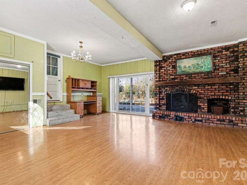 324 Windsor Drive, Salisbury, NC 28144.  MLS# CAR4345611, YatesRealty ID 16849. 
