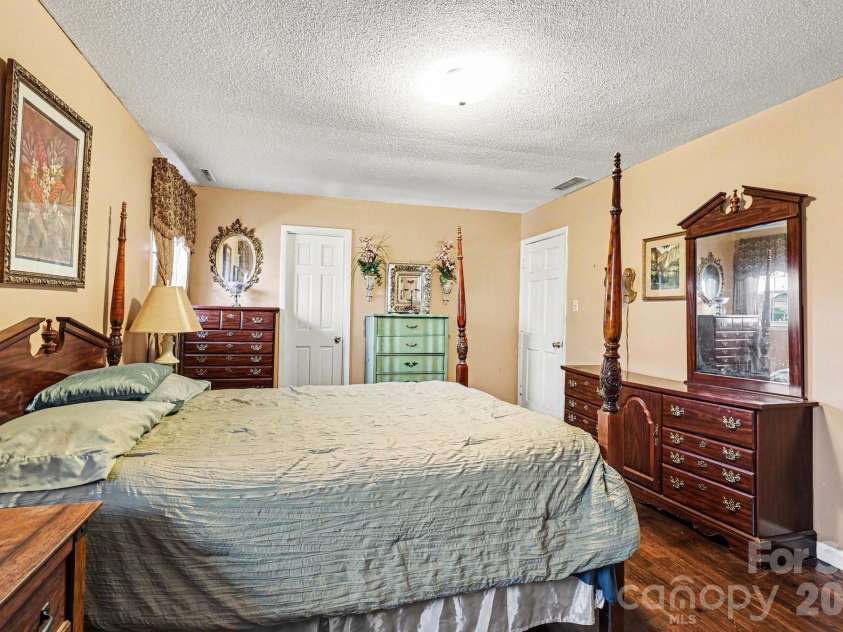 324 Windsor Drive, Salisbury, NC 28144.  MLS# CAR4345611, YatesRealty ID 16849. 