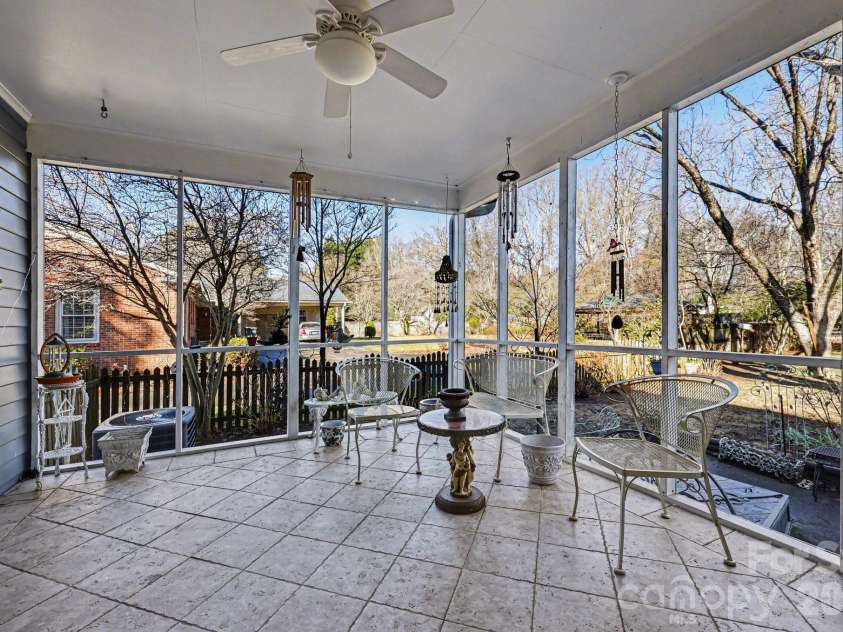 324 Windsor Drive, Salisbury, NC 28144.  MLS# CAR4345611, YatesRealty ID 16849. 