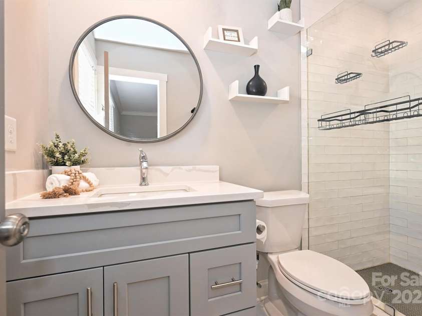532 Scaleybark Road, Charlotte, NC 28209.  MLS# CAR4261499, YatesRealty ID 16849. 