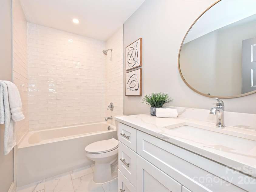 532 Scaleybark Road, Charlotte, NC 28209.  MLS# CAR4261499, YatesRealty ID 16849. 