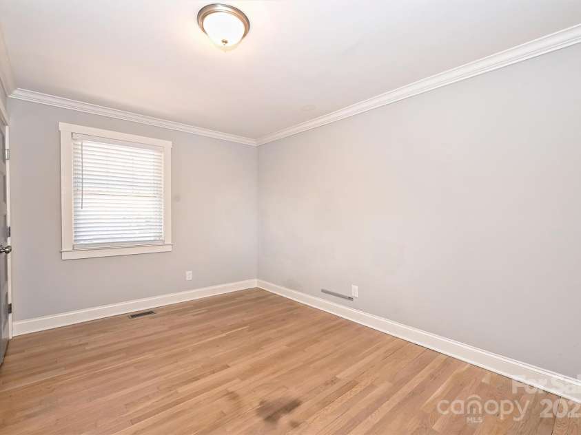 532 Scaleybark Road, Charlotte, NC 28209.  MLS# CAR4261499, YatesRealty ID 16849. 