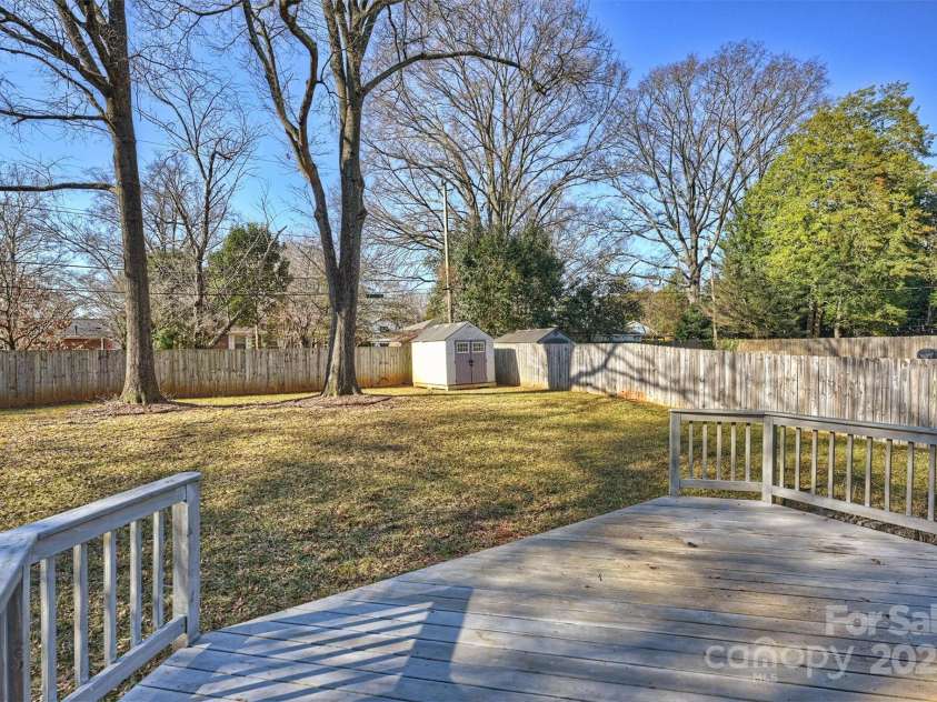 532 Scaleybark Road, Charlotte, NC 28209.  MLS# CAR4261499, YatesRealty ID 16849. 