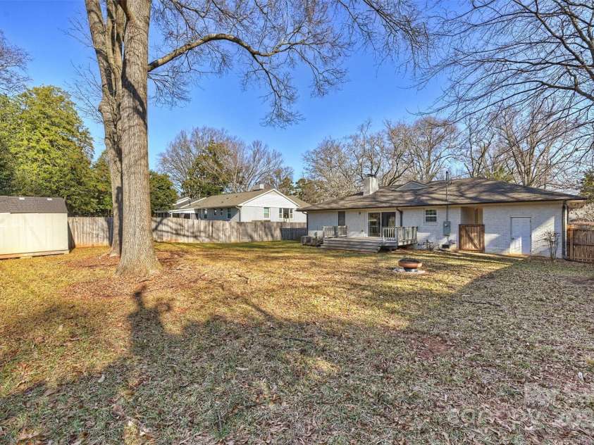 532 Scaleybark Road, Charlotte, NC 28209.  MLS# CAR4261499, YatesRealty ID 16849. 