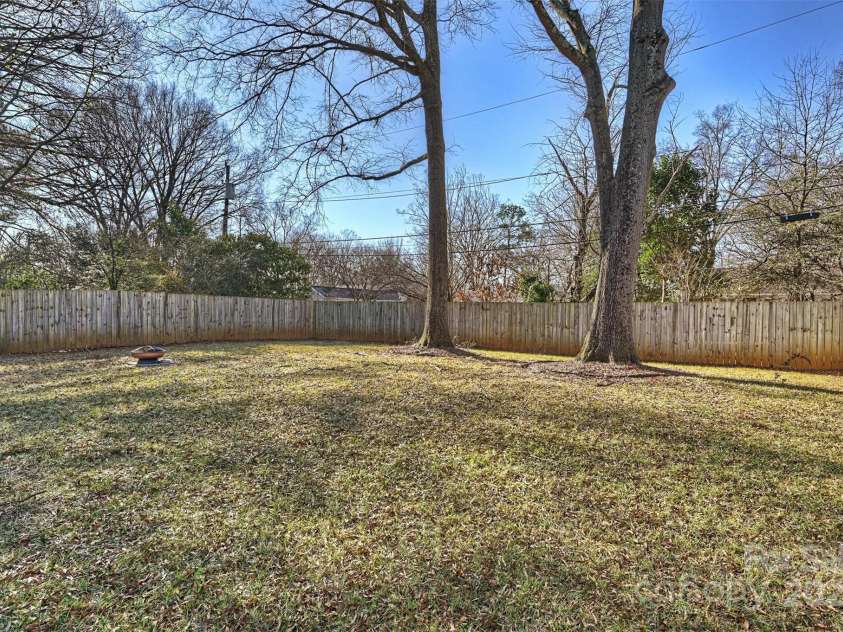 532 Scaleybark Road, Charlotte, NC 28209.  MLS# CAR4261499, YatesRealty ID 16849. 