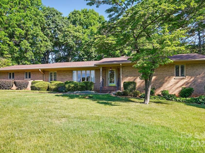 308 Odell Street, Kannapolis, NC 28083.  MLS# CAR4260926, YatesRealty ID 16850. 