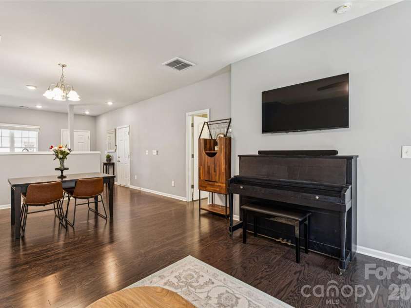 9311 Grand Valley Drive, Charlotte, NC 28213.  MLS# CAR4360988, YatesRealty ID 16850. 