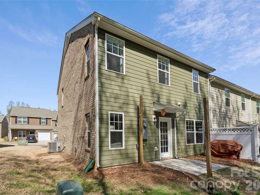 9311 Grand Valley Drive, Charlotte, NC 28213.  MLS# CAR4360988, YatesRealty ID 16850. 