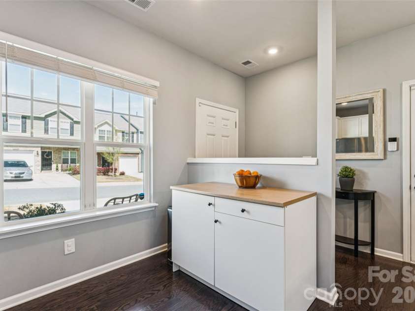 9311 Grand Valley Drive, Charlotte, NC 28213.  MLS# CAR4360988, YatesRealty ID 16850. Breakfast area