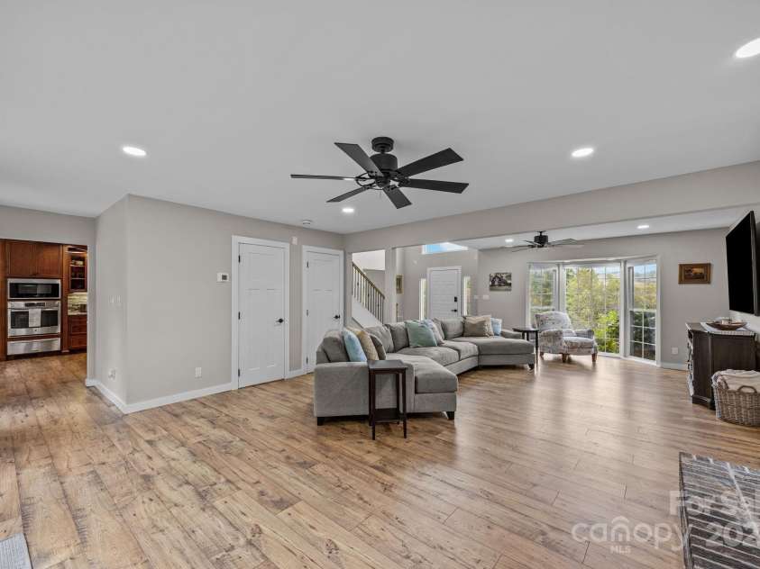 235 Petersburg View Drive, Marshall, NC 28753.  MLS# CAR4308735, YatesRealty ID 16852. 