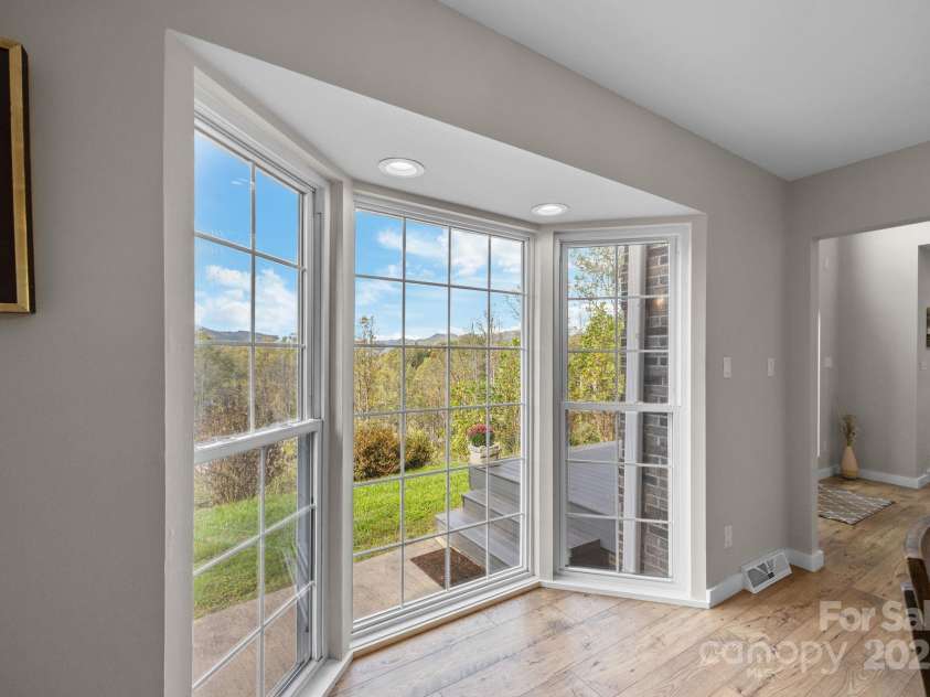 235 Petersburg View Drive, Marshall, NC 28753.  MLS# CAR4308735, YatesRealty ID 16852. 