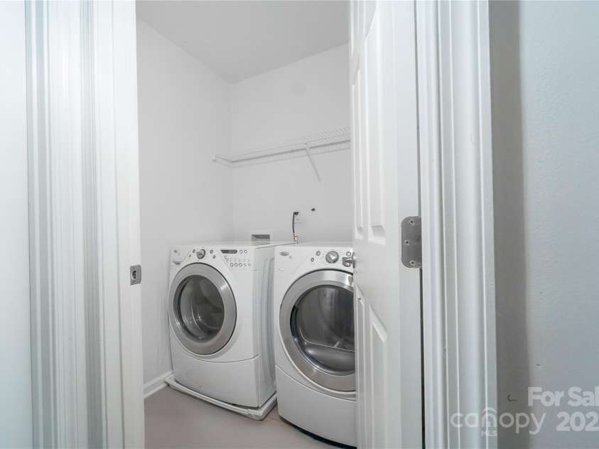9760 Springholm Drive, Charlotte, NC 28278.  MLS# CAR4221424, YatesRealty ID 16853. Laundry Room