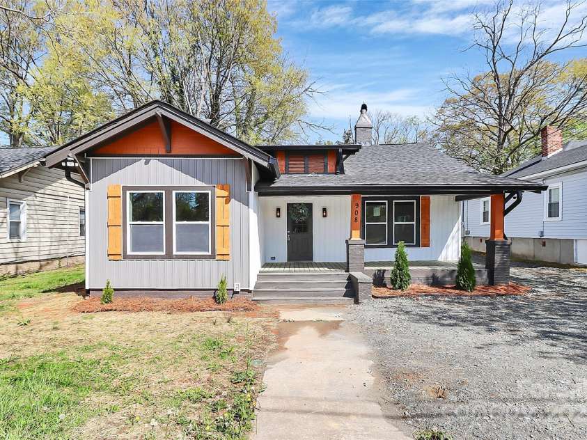908 Airline Avenue, Gastonia, NC 28052.  MLS# CAR4250216, YatesRealty ID 16856. 