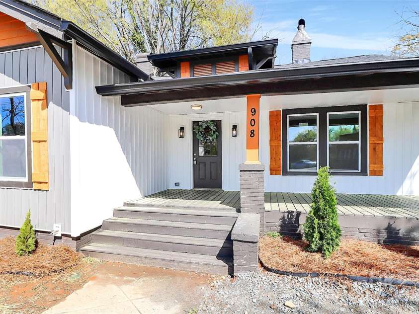 908 Airline Avenue, Gastonia, NC 28052.  MLS# CAR4250216, YatesRealty ID 16856. 
