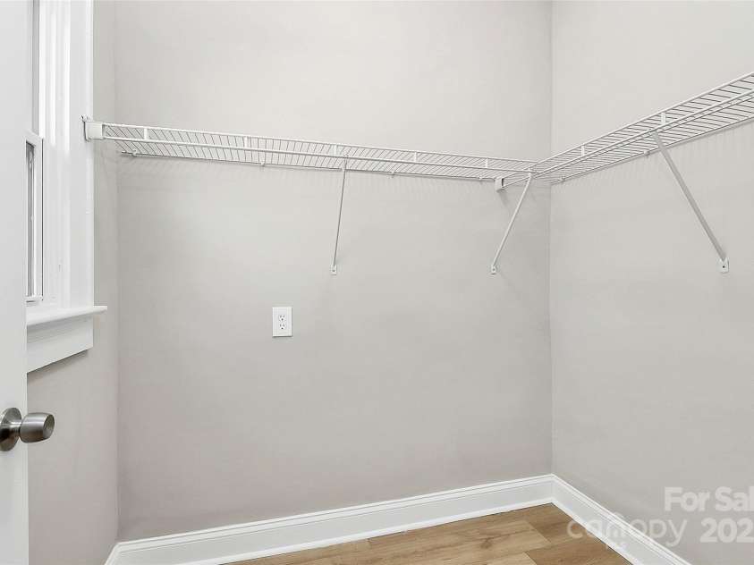 908 Airline Avenue, Gastonia, NC 28052.  MLS# CAR4250216, YatesRealty ID 16856. 