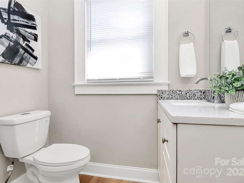 908 Airline Avenue, Gastonia, NC 28052.  MLS# CAR4250216, YatesRealty ID 16856. 
