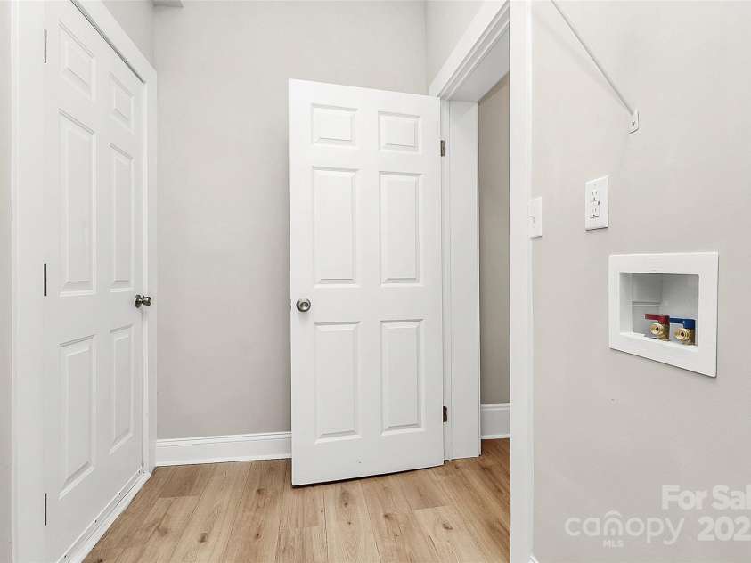 908 Airline Avenue, Gastonia, NC 28052.  MLS# CAR4250216, YatesRealty ID 16856. 