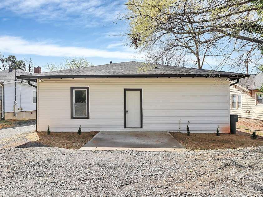 908 Airline Avenue, Gastonia, NC 28052.  MLS# CAR4250216, YatesRealty ID 16856. 