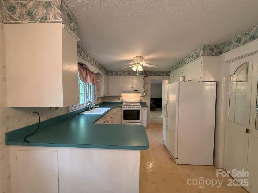 3586 US 70 Road, Marion, NC 28752.  MLS# CAR4263512, YatesRealty ID 16857. 