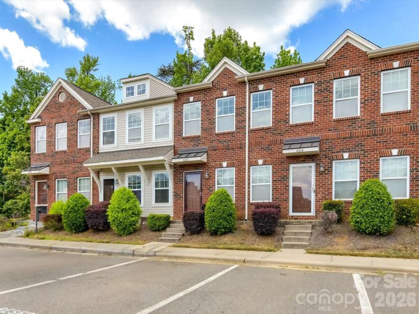4268 Sutwick Drive, Charlotte, NC 28269.  MLS# CAR4374364, YatesRealty ID 16857. 