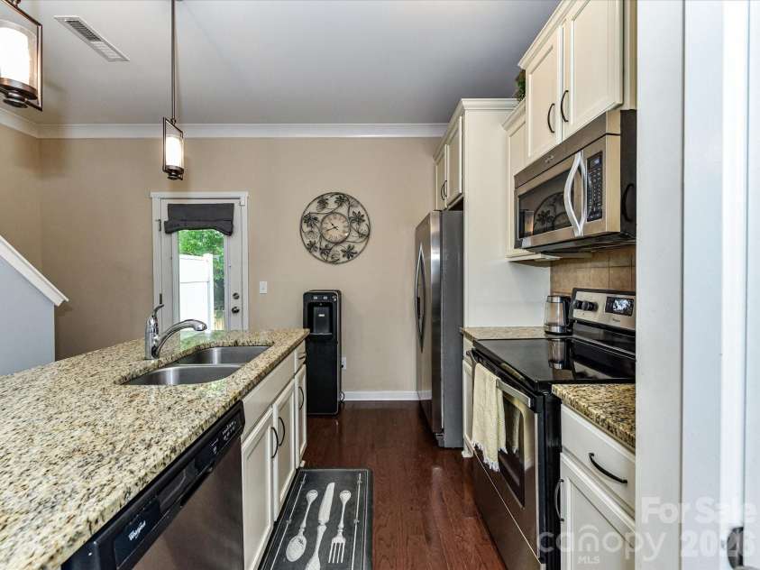 4268 Sutwick Drive, Charlotte, NC 28269.  MLS# CAR4374364, YatesRealty ID 16857. 