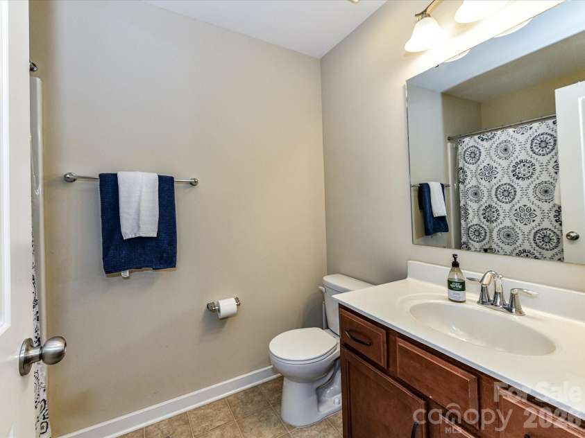 4268 Sutwick Drive, Charlotte, NC 28269.  MLS# CAR4374364, YatesRealty ID 16857. 