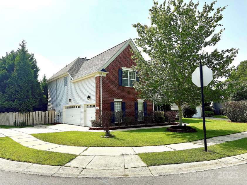16012 Caranna Court, Charlotte, NC 28277.  MLS# CAR4259303, YatesRealty ID 16859. Front Corner