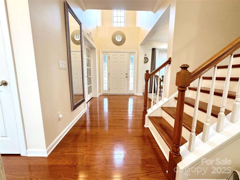 16012 Caranna Court, Charlotte, NC 28277.  MLS# CAR4259303, YatesRealty ID 16859. Hallway