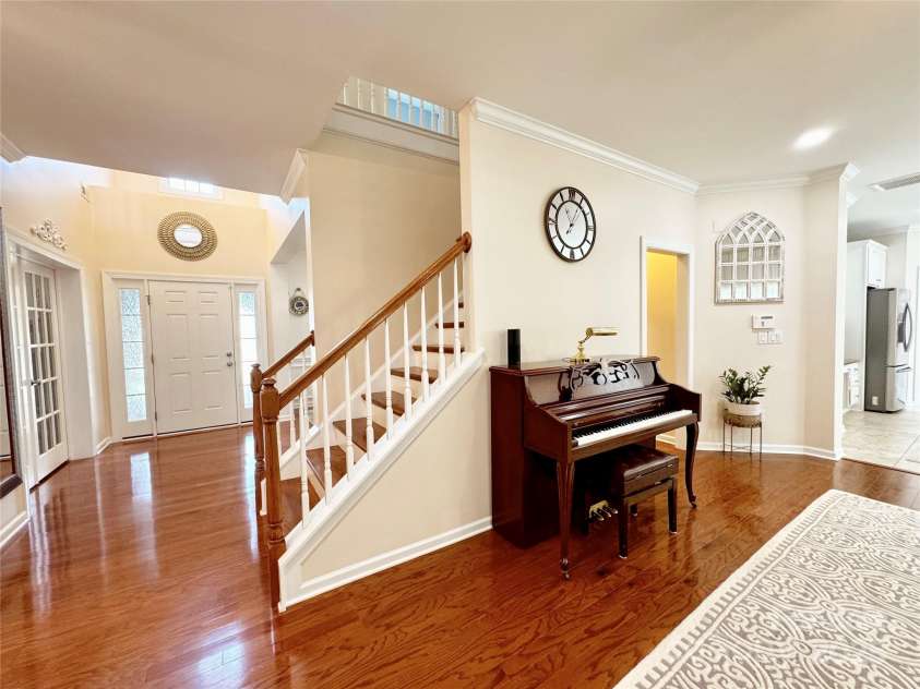 16012 Caranna Court, Charlotte, NC 28277.  MLS# CAR4259303, YatesRealty ID 16859. Living Room
