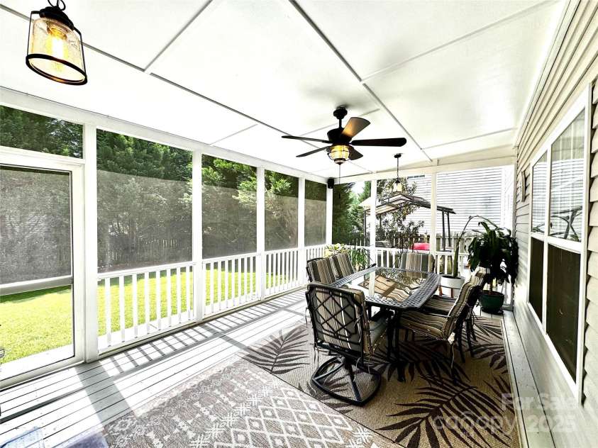16012 Caranna Court, Charlotte, NC 28277.  MLS# CAR4259303, YatesRealty ID 16859. Porch