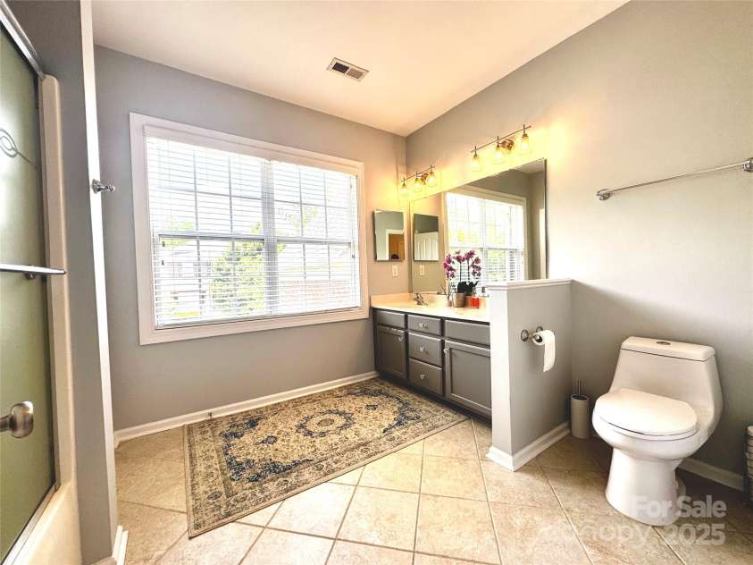 16012 Caranna Court, Charlotte, NC 28277.  MLS# CAR4259303, YatesRealty ID 16859. Shared Bathroom Upstairs