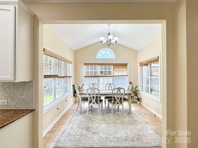 16012 Caranna Court, Charlotte, NC 28277.  MLS# CAR4259303, YatesRealty ID 16859. Sunroom