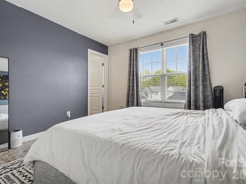 2729 Avalon Loop Road, Charlotte, NC 28269.  MLS# CAR4366095, YatesRealty ID 16859. 