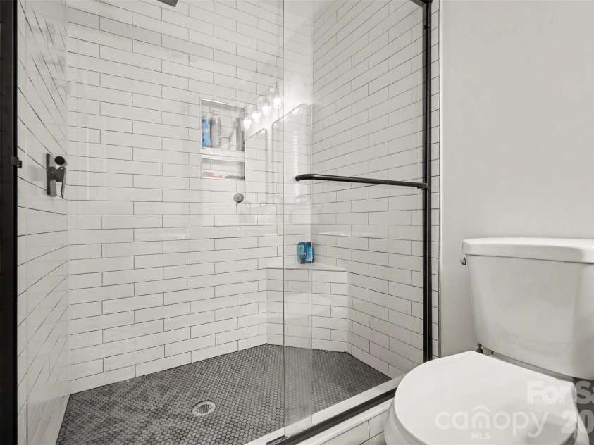2729 Avalon Loop Road, Charlotte, NC 28269.  MLS# CAR4366095, YatesRealty ID 16859. 