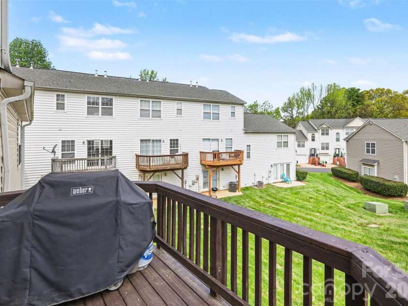 2729 Avalon Loop Road, Charlotte, NC 28269.  MLS# CAR4366095, YatesRealty ID 16859. 