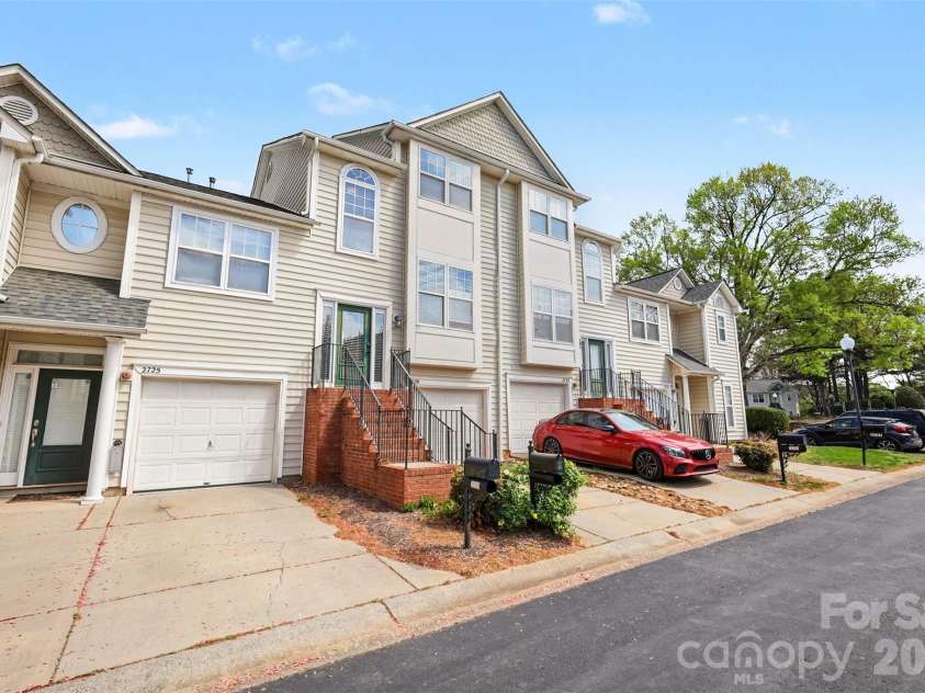 2729 Avalon Loop Road, Charlotte, NC 28269.  MLS# CAR4366095, YatesRealty ID 16859. 