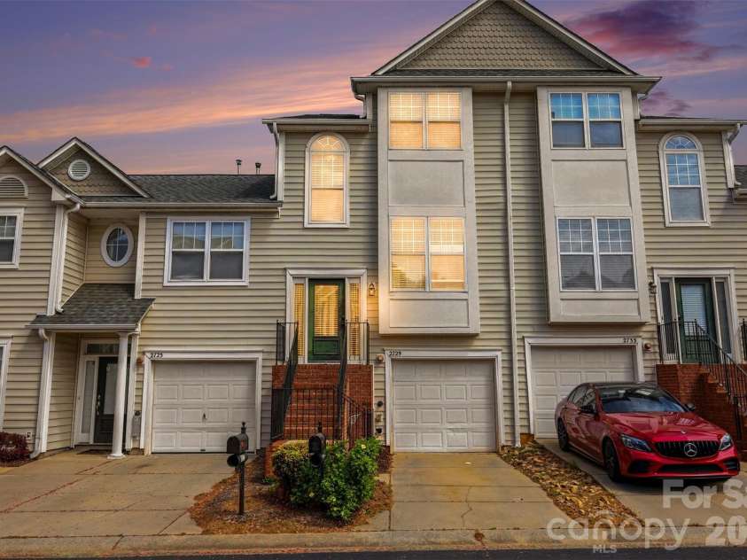 2729 Avalon Loop Road, Charlotte, NC 28269.  MLS# CAR4366095, YatesRealty ID 16859. 