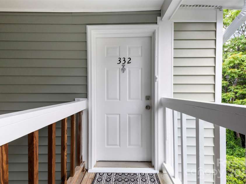 430 Queens Road, Charlotte, NC 28207.  MLS# CAR4259102, YatesRealty ID 1686. 