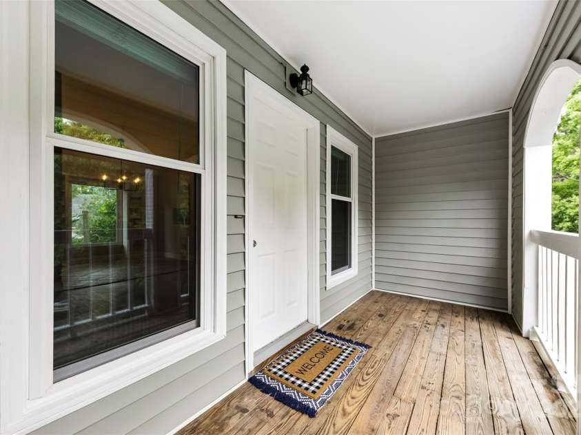 430 Queens Road, Charlotte, NC 28207.  MLS# CAR4259102, YatesRealty ID 1686. 