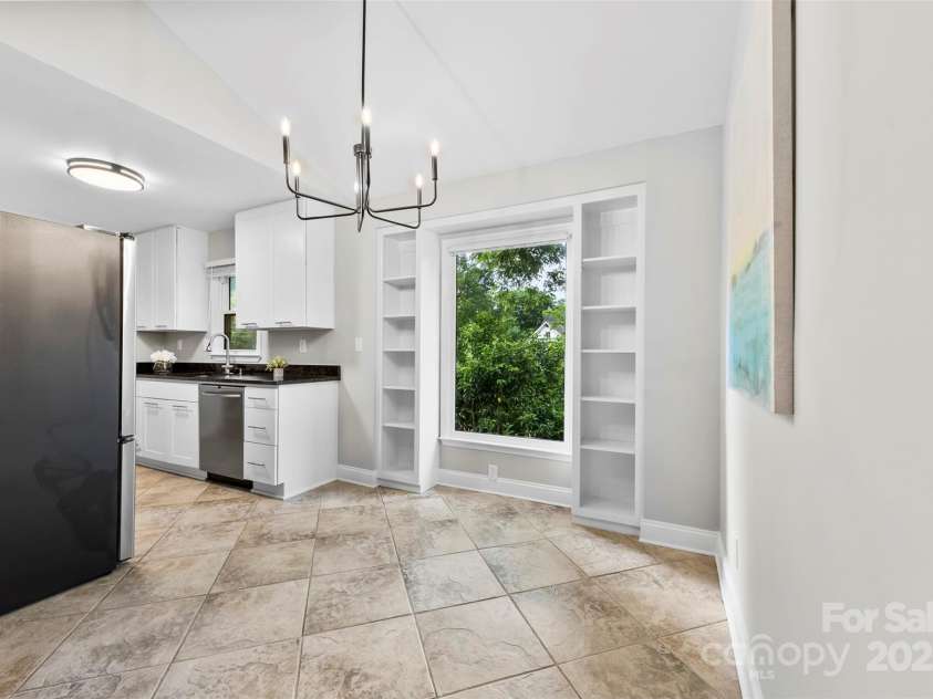430 Queens Road, Charlotte, NC 28207.  MLS# CAR4259102, YatesRealty ID 1686. 
