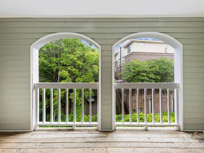 430 Queens Road, Charlotte, NC 28207.  MLS# CAR4259102, YatesRealty ID 1686. 