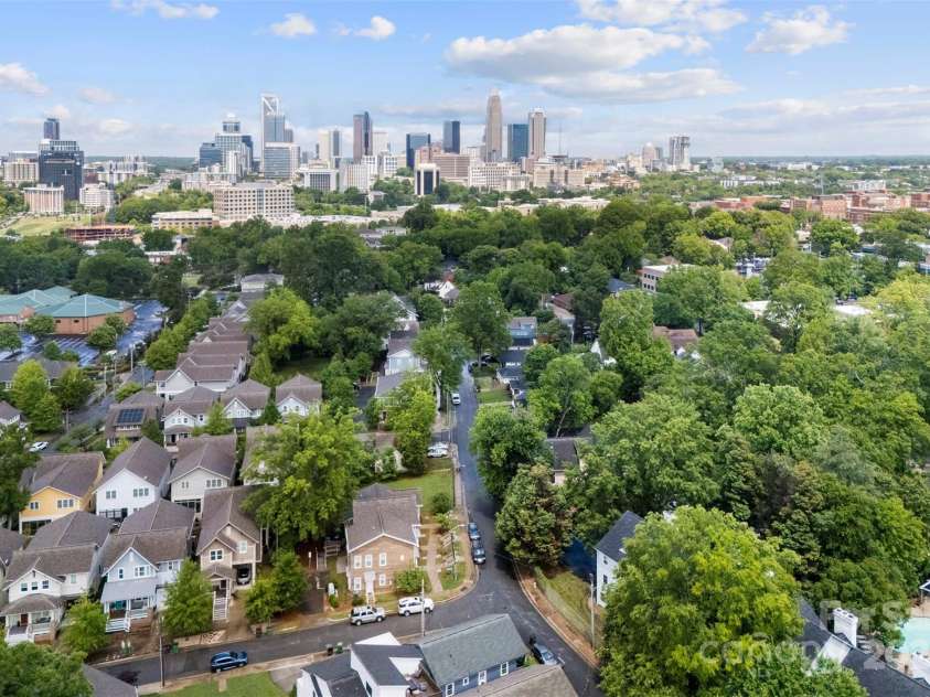 430 Queens Road, Charlotte, NC 28207.  MLS# CAR4259102, YatesRealty ID 1686. 