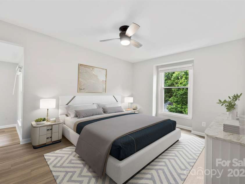 430 Queens Road, Charlotte, NC 28207.  MLS# CAR4259102, YatesRealty ID 1686. Virtually staged Primary Bedroom with Walk-in Closet