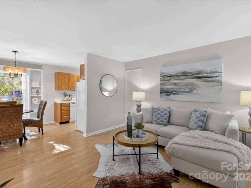 430 Queens Road, Charlotte, NC 28207.  MLS# CAR4303126, YatesRealty ID 1686. 