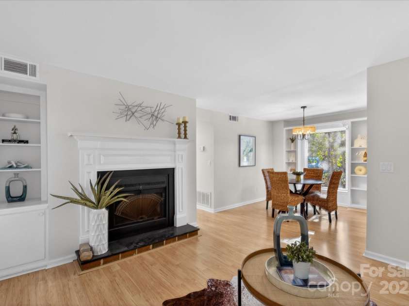 430 Queens Road, Charlotte, NC 28207.  MLS# CAR4303126, YatesRealty ID 1686. 