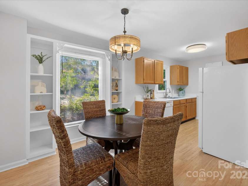 430 Queens Road, Charlotte, NC 28207.  MLS# CAR4303126, YatesRealty ID 1686. 