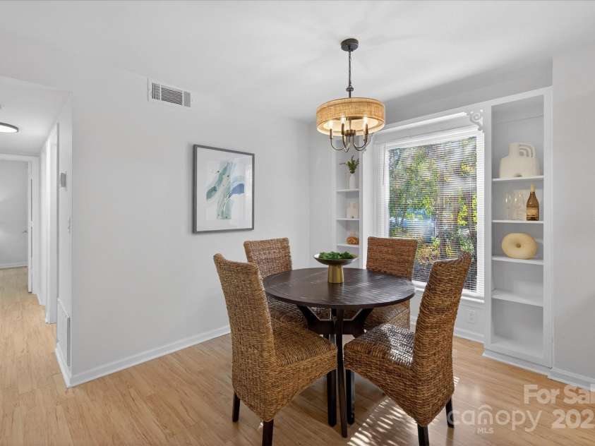 430 Queens Road, Charlotte, NC 28207.  MLS# CAR4303126, YatesRealty ID 1686. 