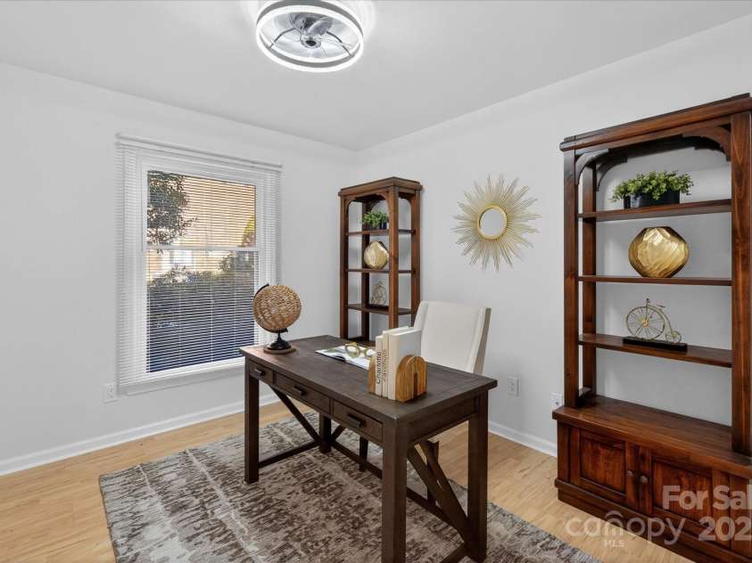 430 Queens Road, Charlotte, NC 28207.  MLS# CAR4303126, YatesRealty ID 1686. 